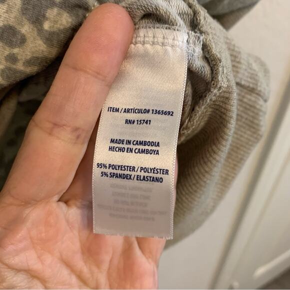 Splendid Gray Leopard Print Crew Neck Sweatshirt - Picture 4 of 6